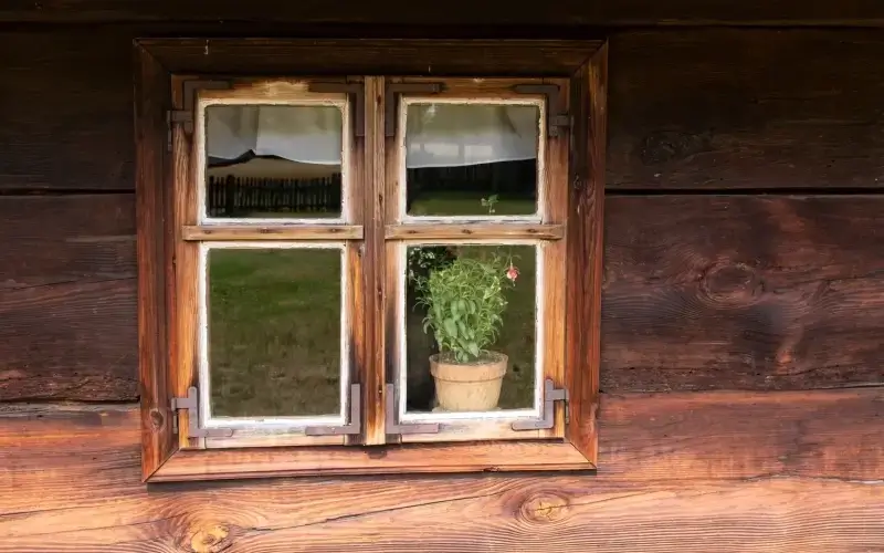 Jak odrestaurować drewniane okna?