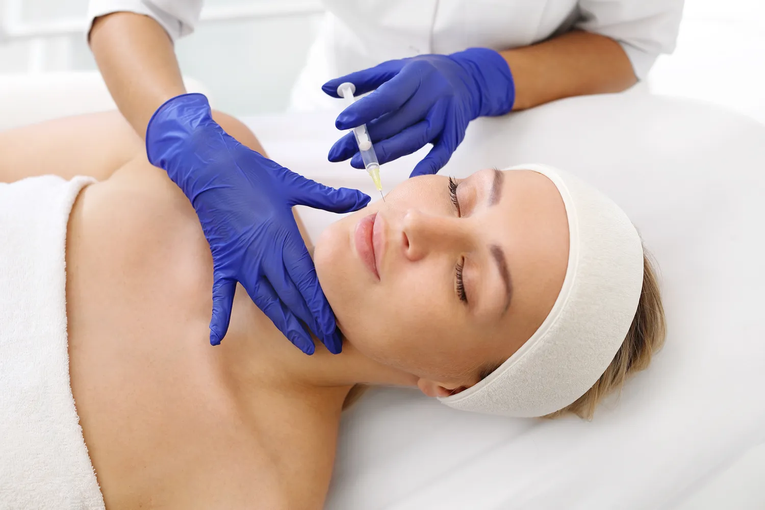 Jak pozbyć się drugiego podbródka medycyna estetyczna?