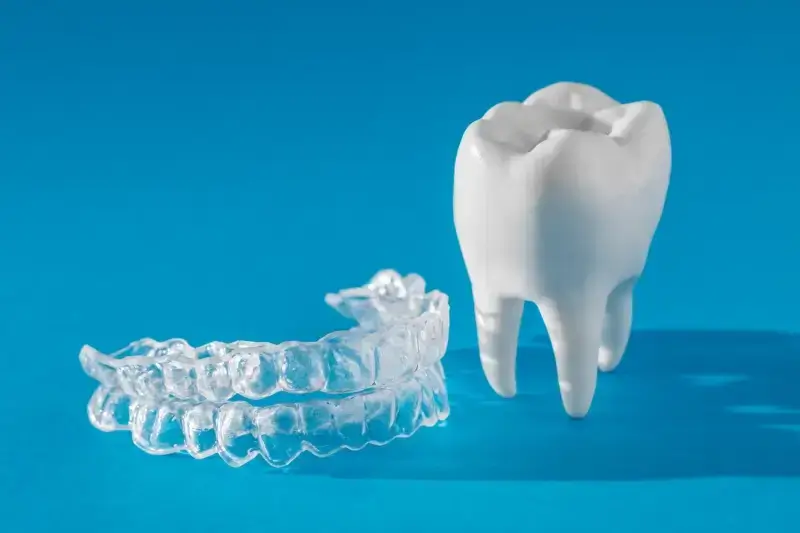 Noszenie nakładek Invisalign